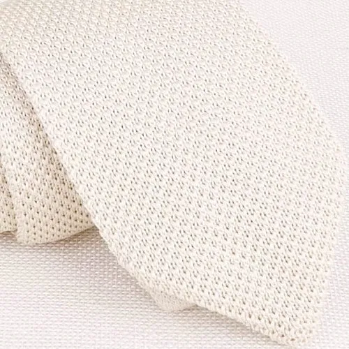 Classy Men Solid White Knitted Tie